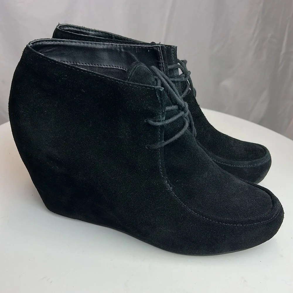 Dolce Vita Women’s Suede Booties Size 10